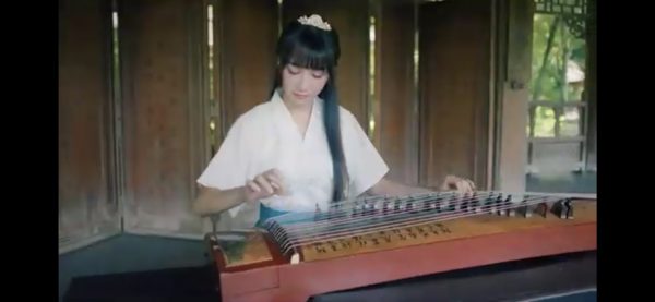 高曼容《Go back》MV 挑戰傳統樂器，「林舍文化」古箏琵琶優雅亮相～